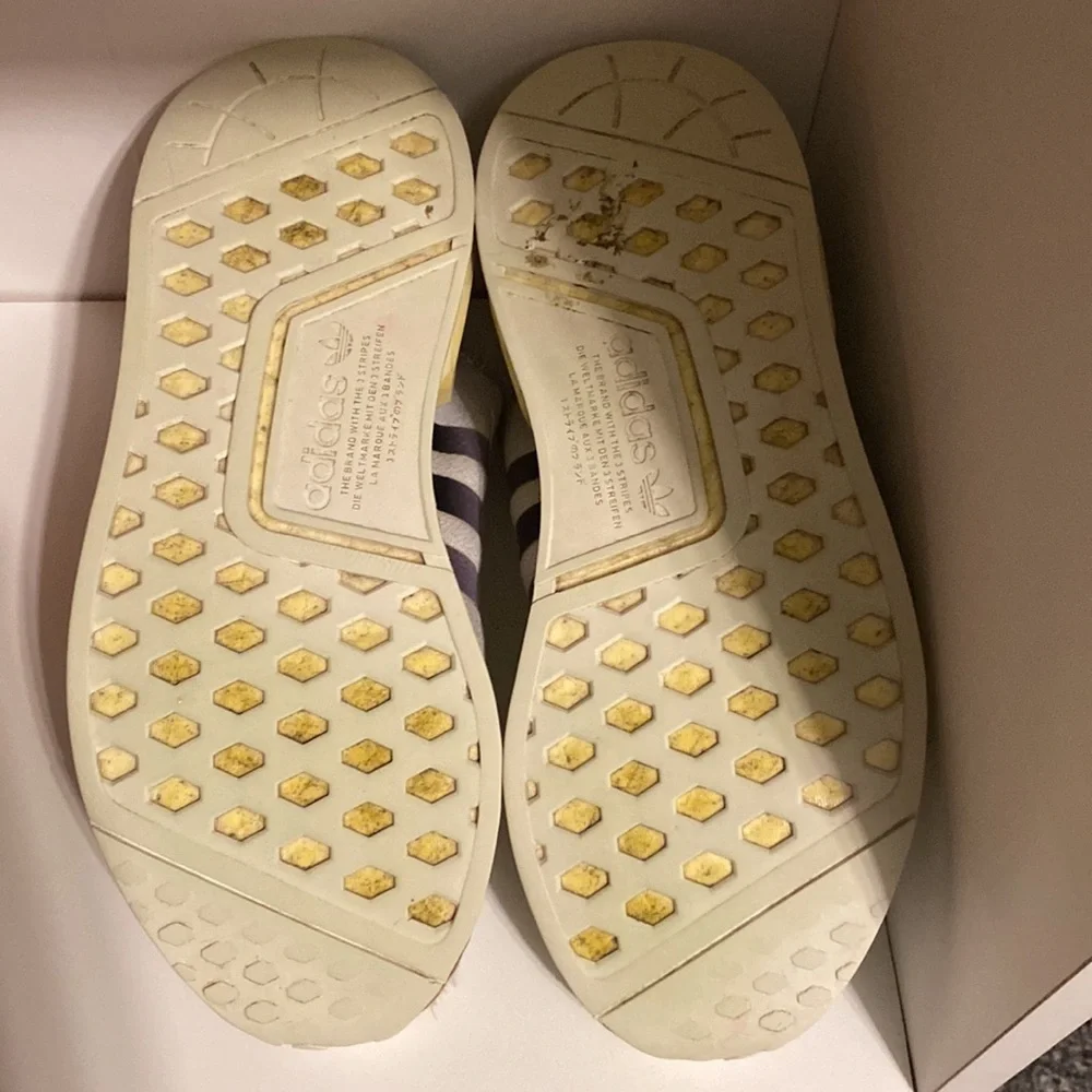 Adidas NMD R1.V2 - Picture 5 of 8